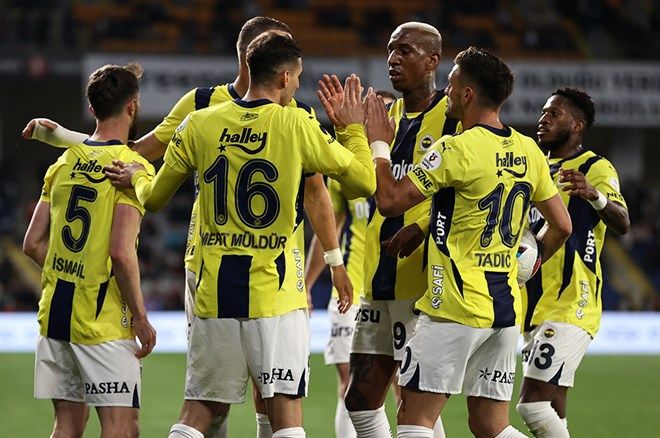 Dünyanın en iyi takımları açıklandı: Galatasaray ile Fenerbahçe arasında 1 puanlık fark 15