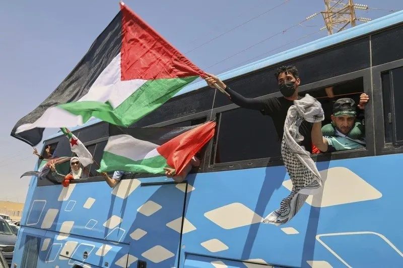 Gazze’ye yardım için yola çıkan ‘Sumud Konvoyu’ Libya’ya ulaştı: Hedef Refah Sınır Kapısı! 3