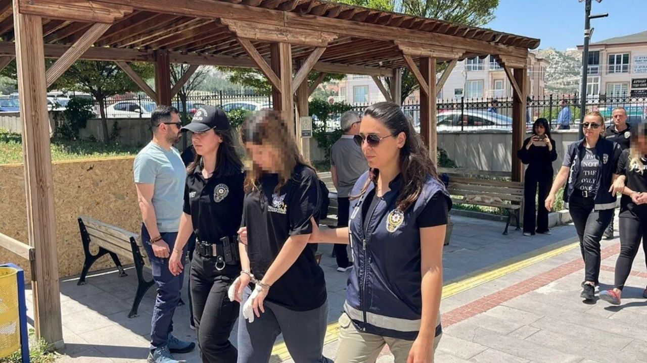 Katil zanlısının ellerinde bandaj dikkat çekti! Özge Bedir, 36 günlük bebeğinin yanında öldürüldü 5