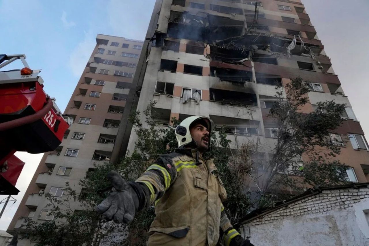 İsrail Ortadoğu'yu katlediyor! Saldırı sonrasında İran'dan ilk görüntüler geldi 6