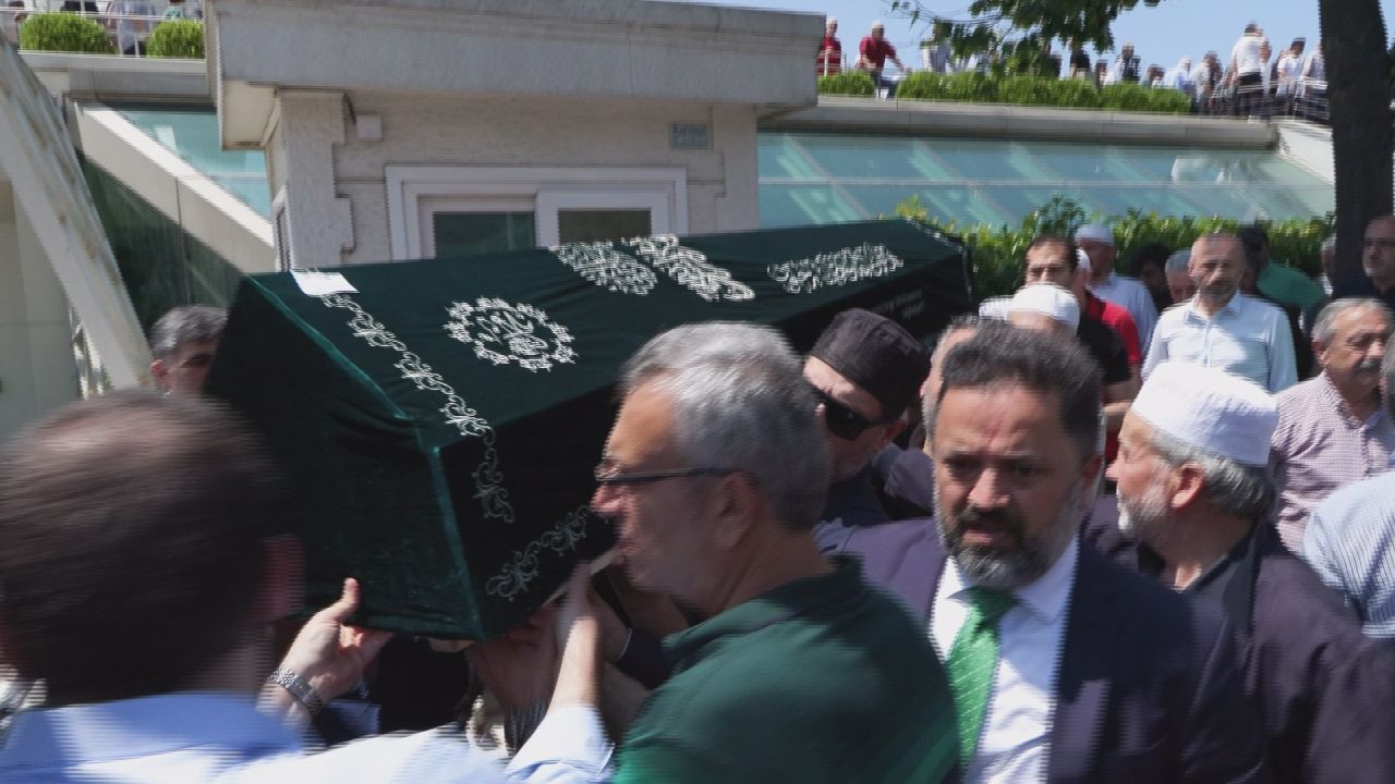 Oyuncu Hüseyin Goncagül dualarla uğurlandı, cenaze törenine siyaset ve sanat camiasından birçok isim katıldı 5