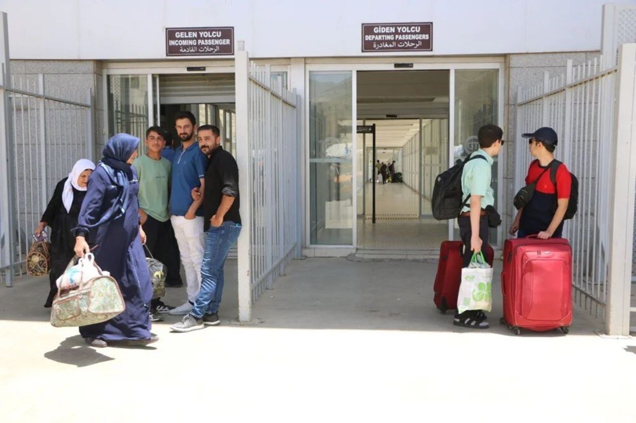 Türkiye İran sınırında gergin bekleyiş! Esendere’de 5 kilometrelik tır kuyruğu oluştu 2