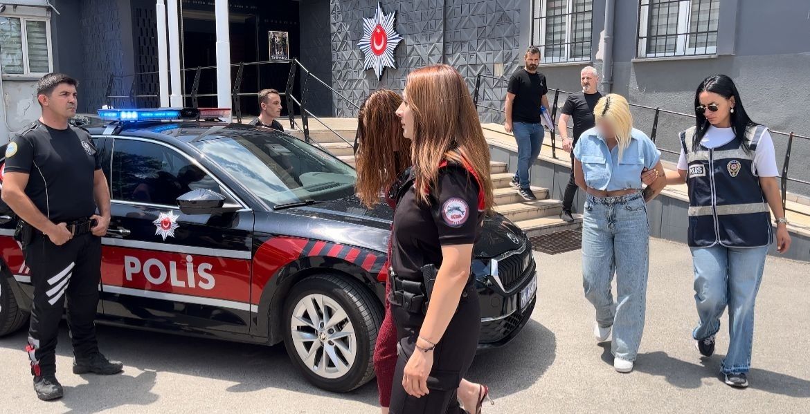 Bursa'da masaj salonu fuhuş yuvası çıktı! 34 kadın operasyonla kurtarıldı 4