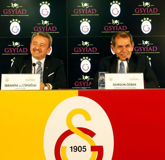 Dursun Özbek'in Galatasaray taraftarına şampiyonluk hediyesi Hakan Çalhanoğlu: Menajeri İstanbul'a geldi, anlaşma sağlandı 5