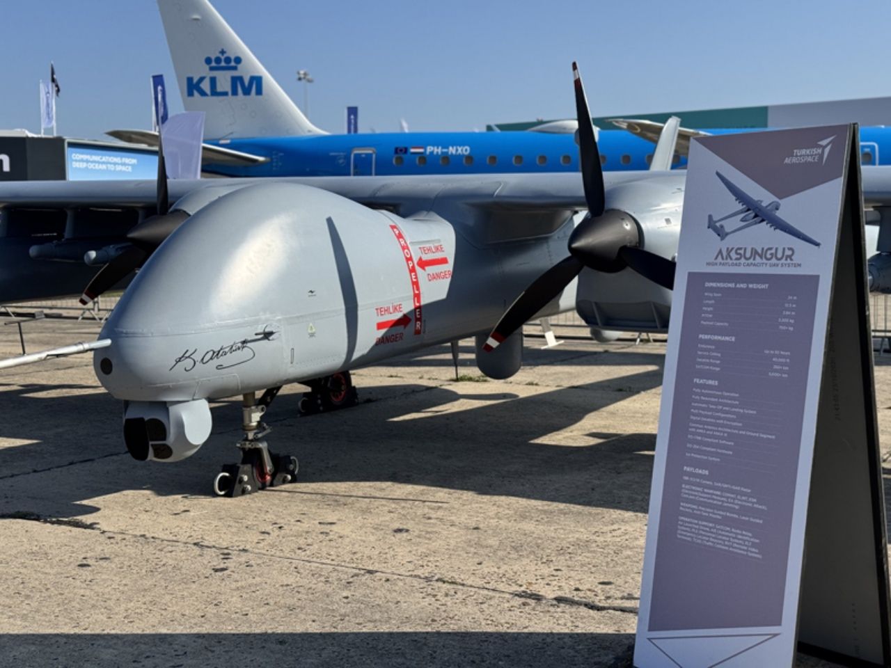 Baykar-Leonardo ortaklığı Paris AirShow’a damga vurdu! Selçuk Bayraktar ve Cingolani’den tarihi imza 3