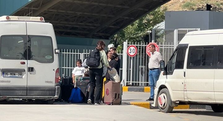 Bunu da gör Netanyahu! Sınırda hareketlilik! Bölmeye çalışılan İranlılar evlerine koşuyor! 3