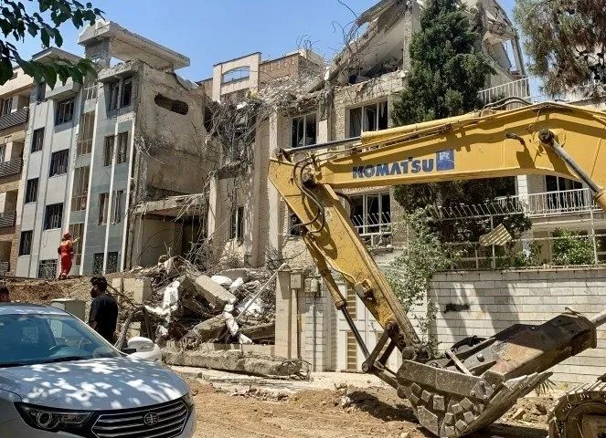 Sivil katliam Gazze’den Tahran’a taşındı... Netanyahu'nun "Tahran'ı boşaltın" tehdidi sonrası katiller ordusu İran'da hastaneleri vurdu! 5