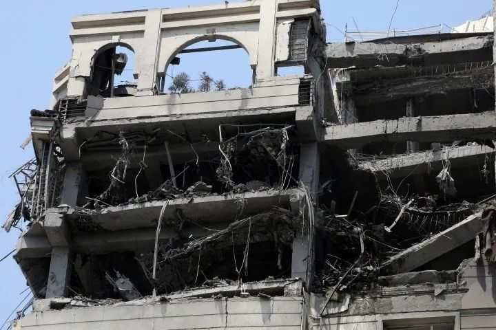 Sivil katliam Gazze’den Tahran’a taşındı... Netanyahu'nun "Tahran'ı boşaltın" tehdidi sonrası katiller ordusu İran'da hastaneleri vurdu! 4