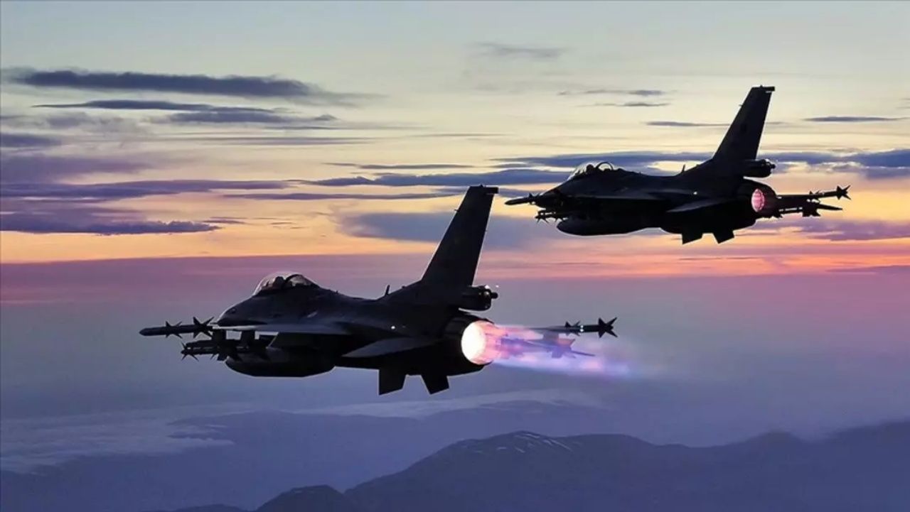 Türk F-16’ları havada! Sınırı ihlal eden İsrail uçaklarına sert uyarı! Türkiye teyakkuzda 2