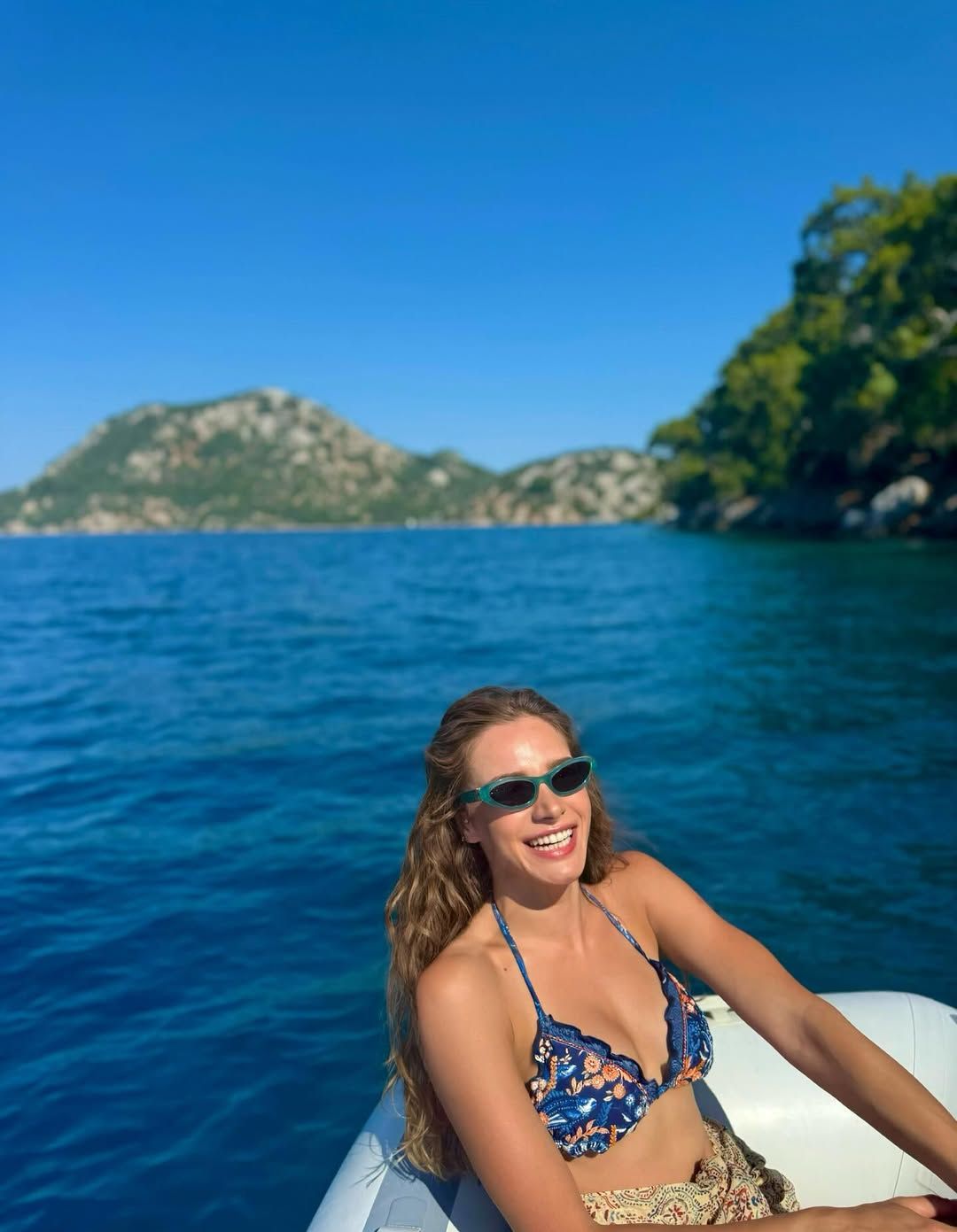 Miray Daner'in tatil pozları sosyal medyayı kasıp kavurdu! Güzelliğiyle büyüledi 2