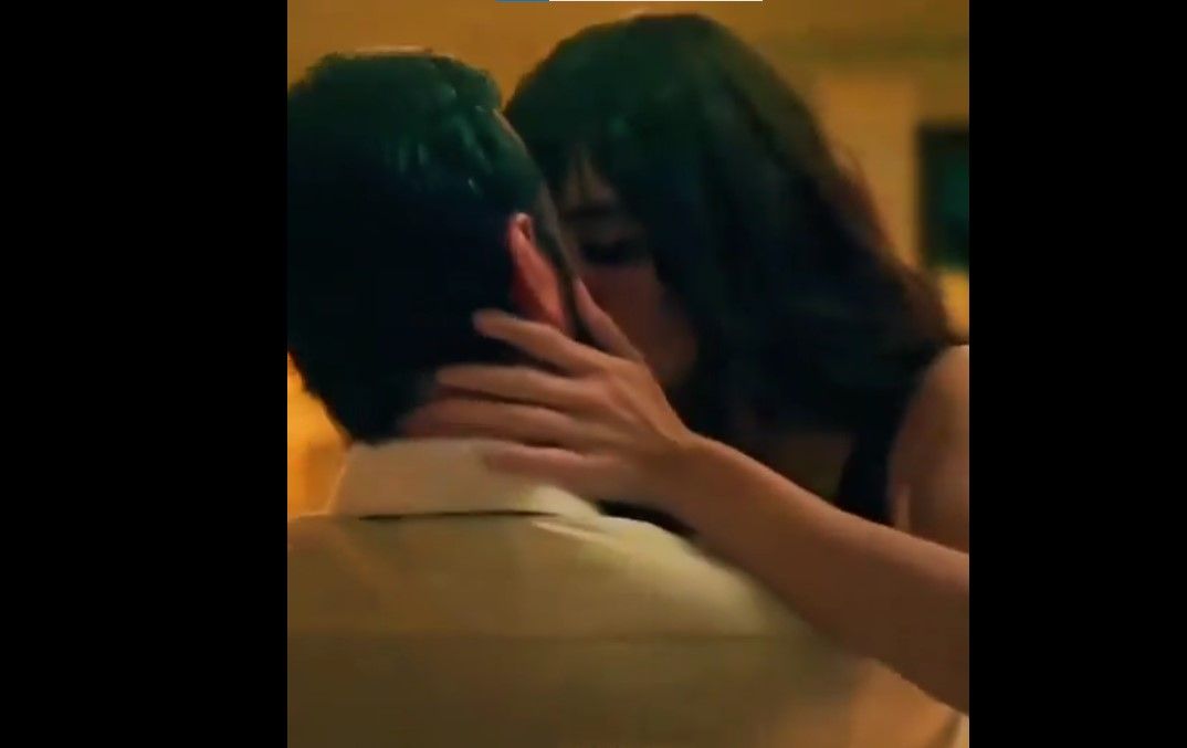 Hande Erçel ve Barış Arduç'un Aşkı Hatırla dizisindeki sevişme sahneleri olay oldu 5