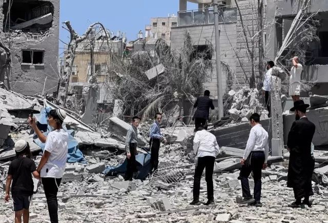 İsrail-İran savaşında 8. gün: Füze yağmuru durmuyor, İsrail'in siber güvenlik merkezi imha edildi! 3