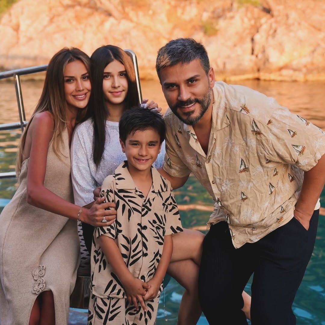 Dilan Polat’ın kızı Nilda’nın ortaokul mezuniyet kıyafeti tepki çekti! Dekoltesi eleştirildi 3