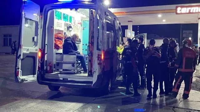 Sakarya'da yolcu otobüsü TIR’a arkadan çarptı: 2’si ağır, 12 kişi yaralandı 3