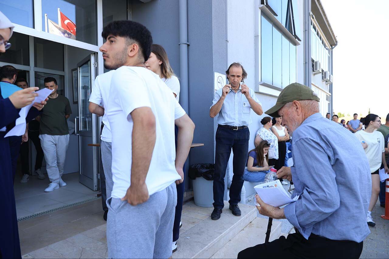 Şevki Amca 81 yaşında 8. kez YKS’de! "Yüksek puan alsam da tercih yapmayacağım" 5
