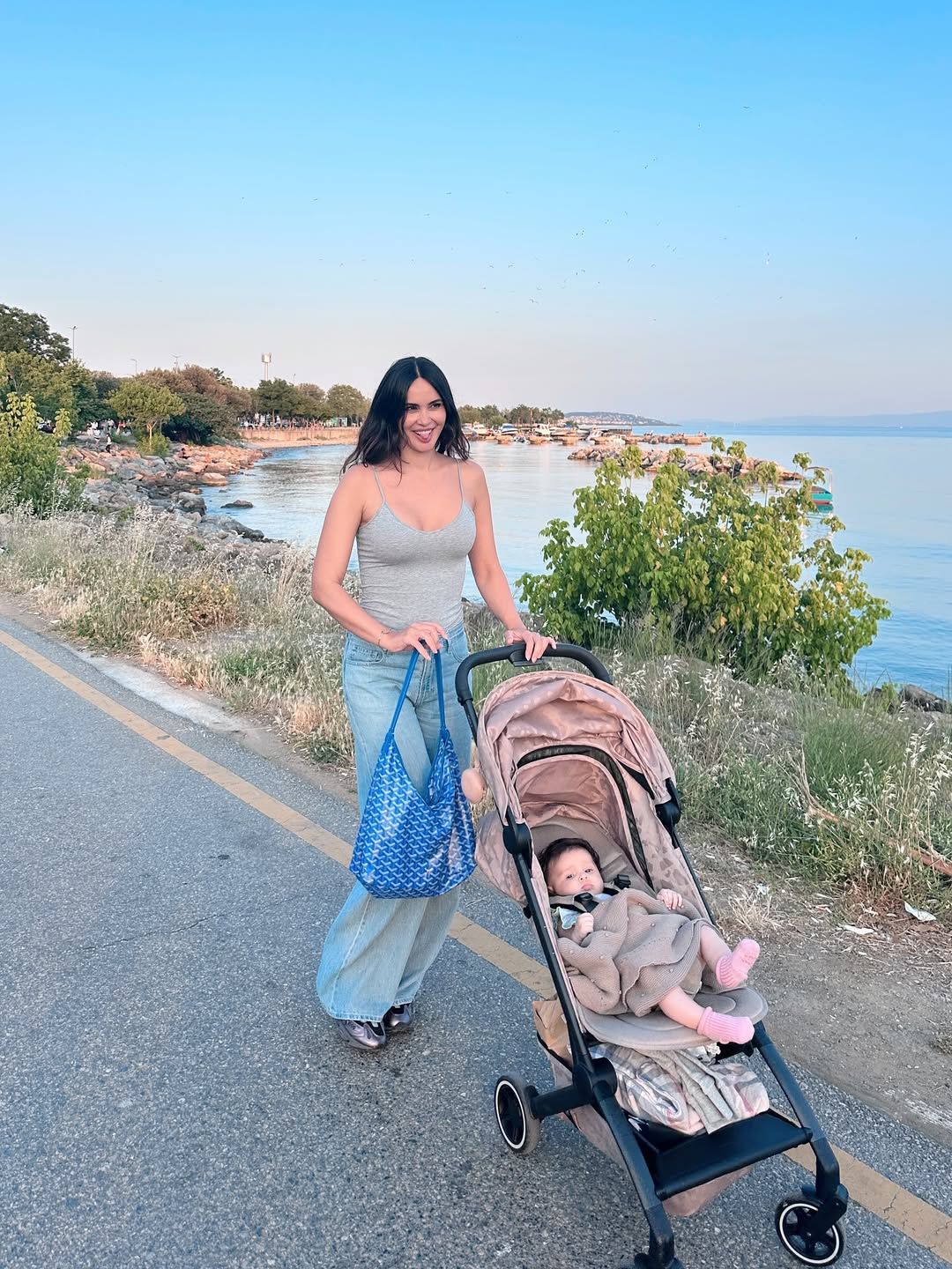 Zeynep Sever Demirel, doğum sonrası 2.5 ayda 20 kilo verdi! Son pozlarındaki fit hali dikkat çekti 4