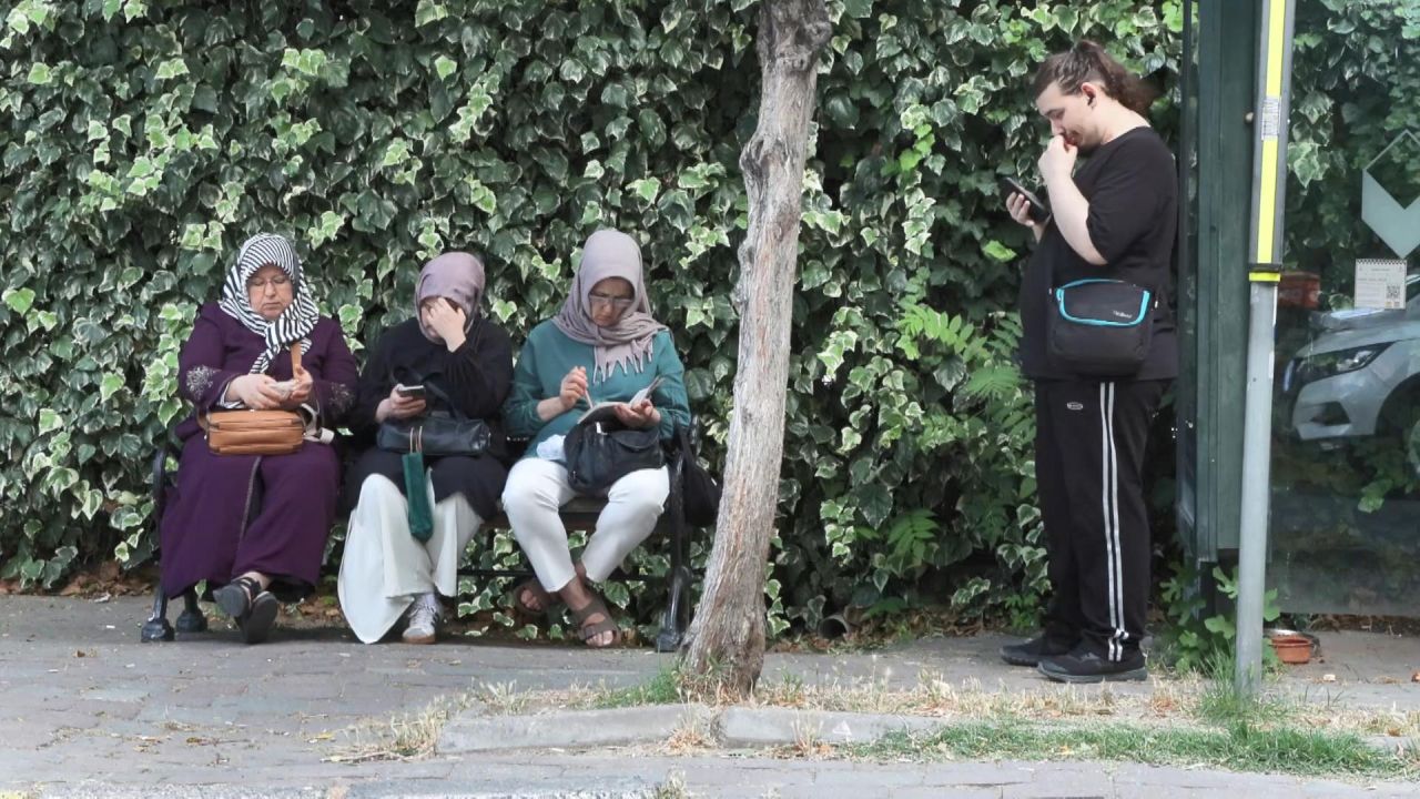 YKS'de ikinci oturum Alan Yeterlilik Testi sona erdi; Bayılanlar, kimliğini unutanlar, geç kalanlar... 2
