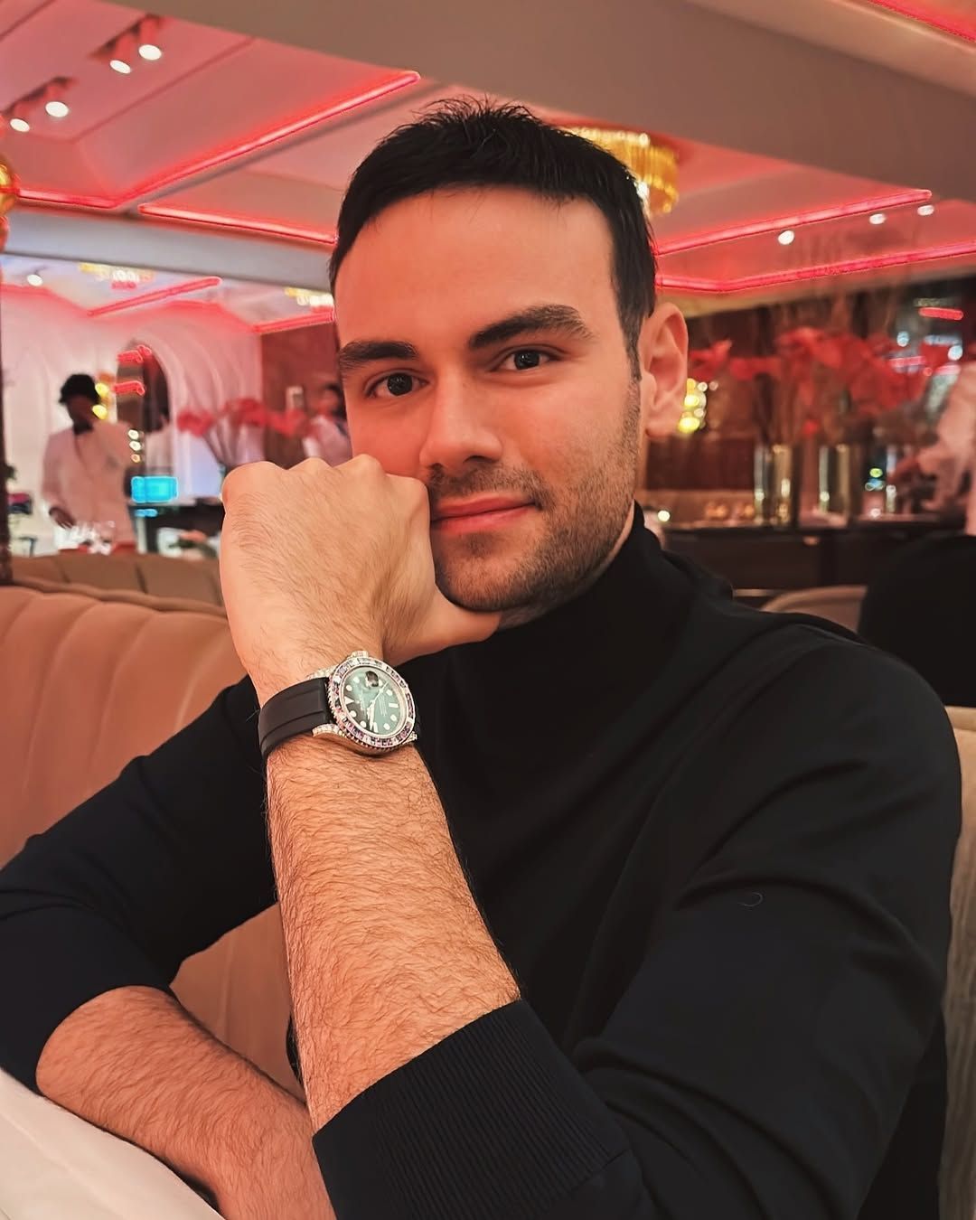Ünlülerin yeni yatırım aracı dikkat çekti! Lüks saatler altın ve dövizi solladı 6
