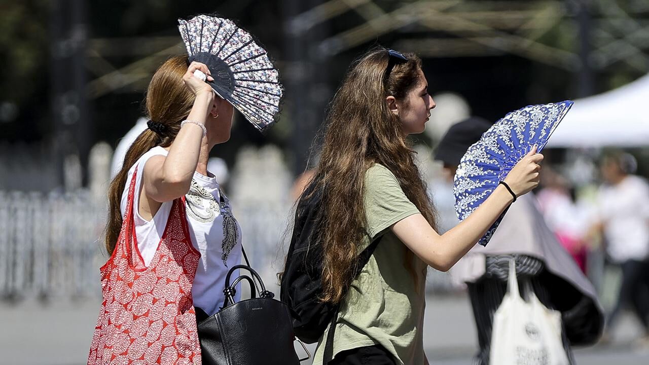 AKOM'dan İstanbul'a sıcak hava dalgası uyarısı: 3 gün boyunca 11.00 ile 16.00 arası dışarı çıkmayın! 3