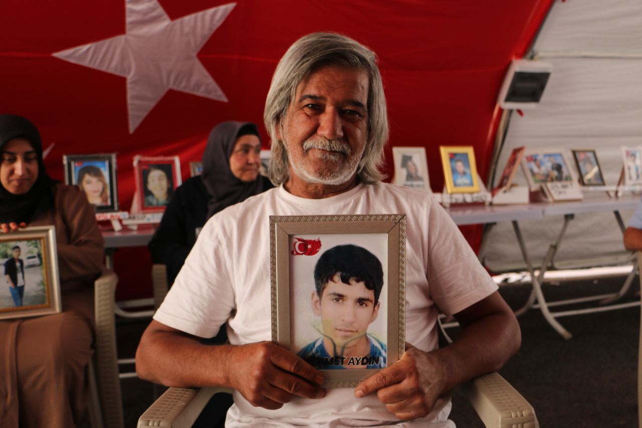 Boşuna çekilmedi bunca acılar... Diyarbakır anneleri kavurucu sıcaklara rağmen evlat nöbetine devam ediyor 1