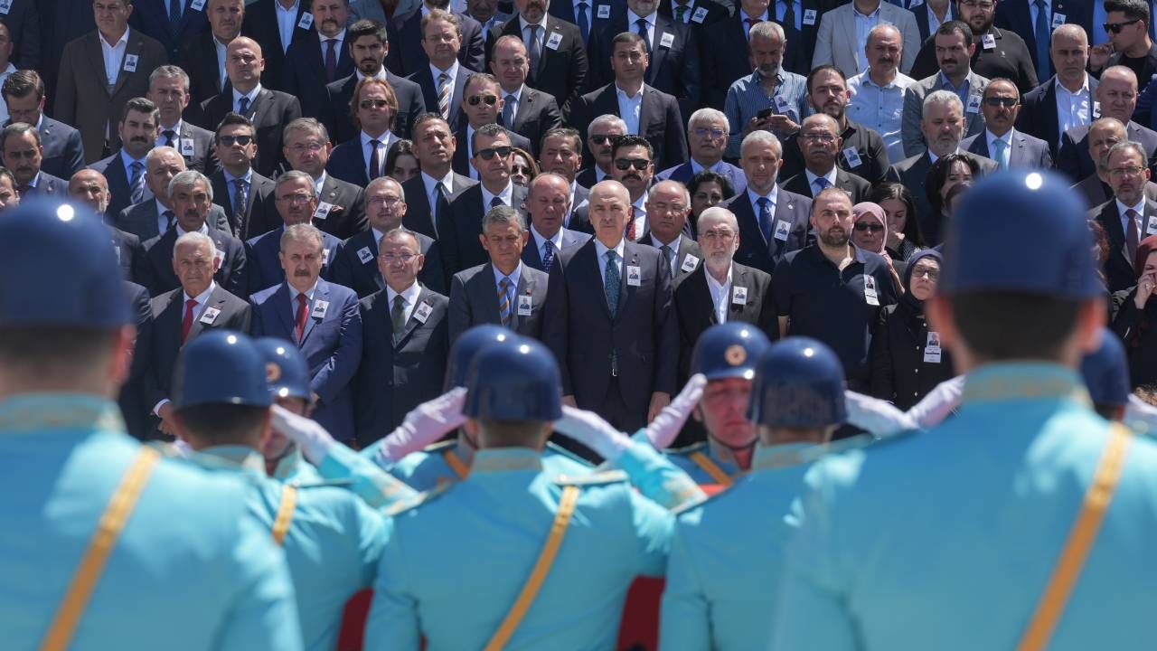 AK Partili vekil İsmail Bilen, TBMM'de son yolculuğuna uğurlandı... Evinde ölü bulunmuştu 9