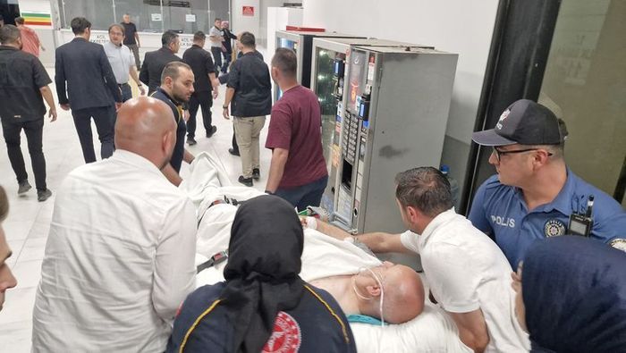 Kocaeli Darıca Belediye binasında kan donduran anlar: Zabıta memuru başkanlık makamında intihar etti, seken kurşun Başkan Bıyık'ı yaraladı 6