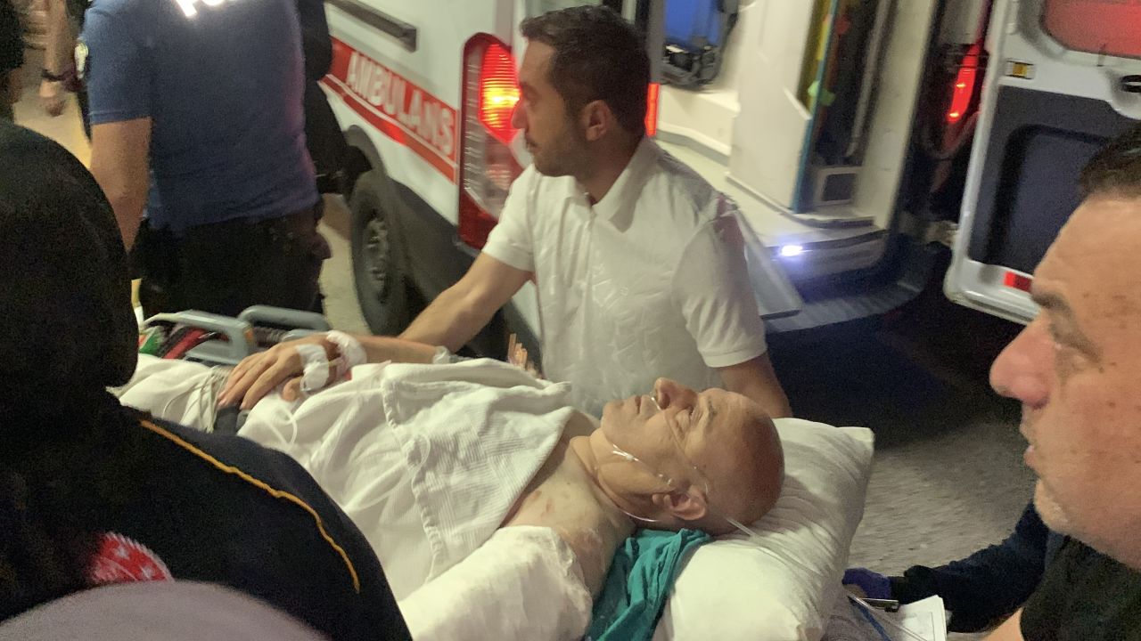 Kocaeli Darıca Belediye binasında kan donduran anlar: Zabıta memuru başkanlık makamında intihar etti, seken kurşun Başkan Bıyık'ı yaraladı 7