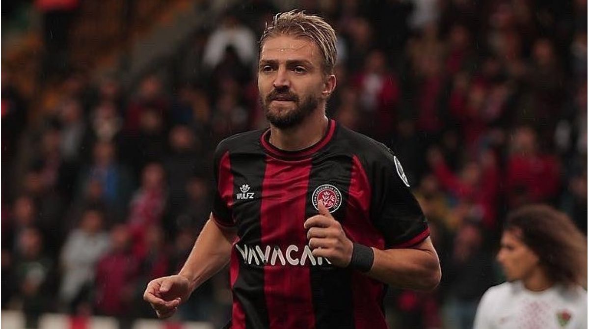 Caner Erkin 36 Yaşında Süper Lig Devine İmza Attı 1