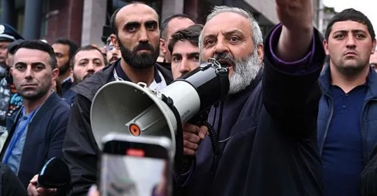 Ermenistan’da kilise destekli darbe girişimi: Başpiskopos Galstanyan gözaltına alındı 3
