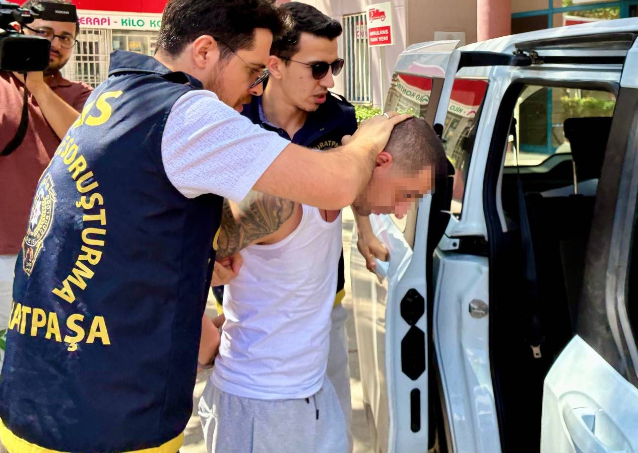 Trafikte kadınlara silah çeken magandaya saklandığı delikte gözaltı! Emniyet gereğini yaptı... 3