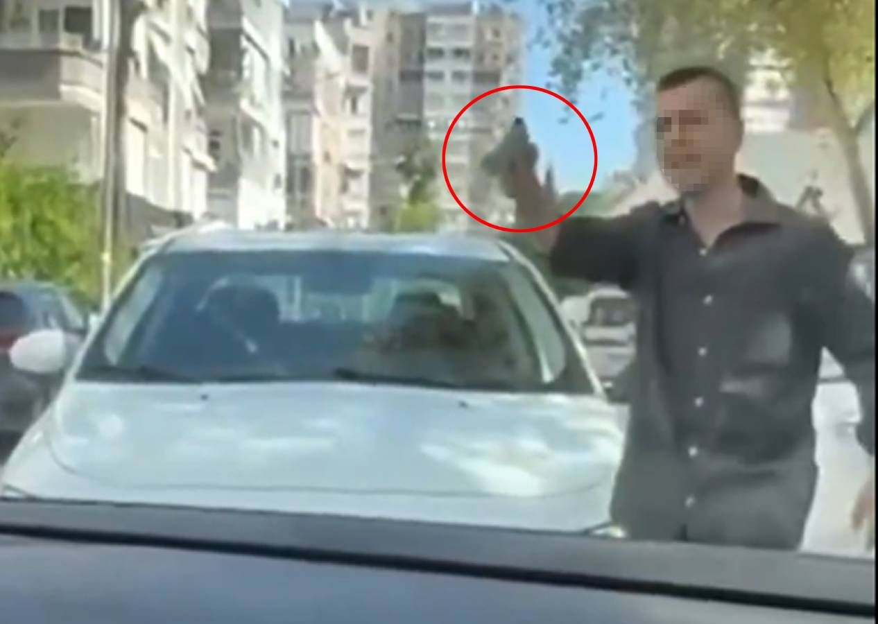 Trafikte kadınlara silah çeken magandaya saklandığı delikte gözaltı! Emniyet gereğini yaptı... 2