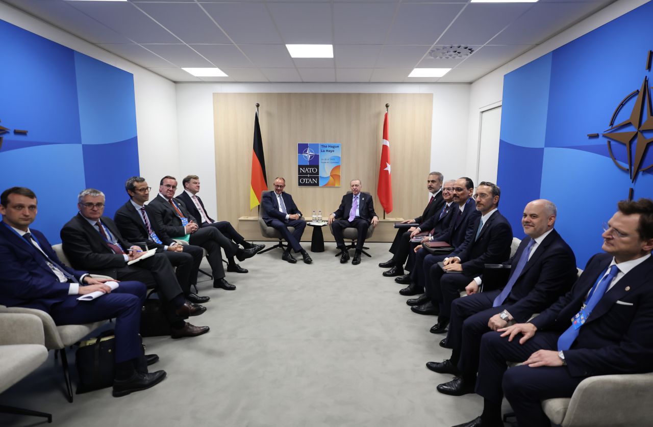 Almanya Başbakanı Merz, Cumhurbaşkanı Erdoğan'dan nüfuzunu kullanarak Putin'i masaya getirmesini rica etti 5