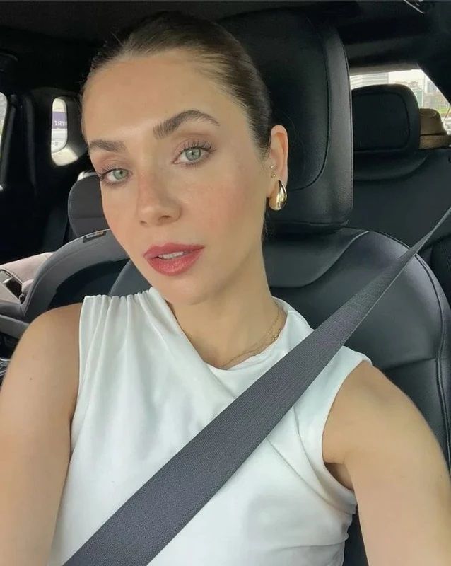 Fulya Zenginer, oyunculuğu bıraktığını açıkladı 3
