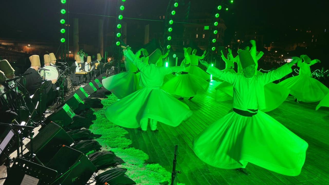 İtalya'nın kalbinde Mevlevi seması... Kolezyum'daki gösteri izleyenleri büyüledi 5
