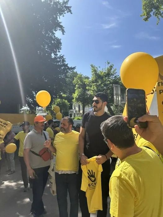 Strazburg’da skandal miting: FETÖ’cüler İmamoğlu maskesiyle Türkiye’ye saldırdı! 4