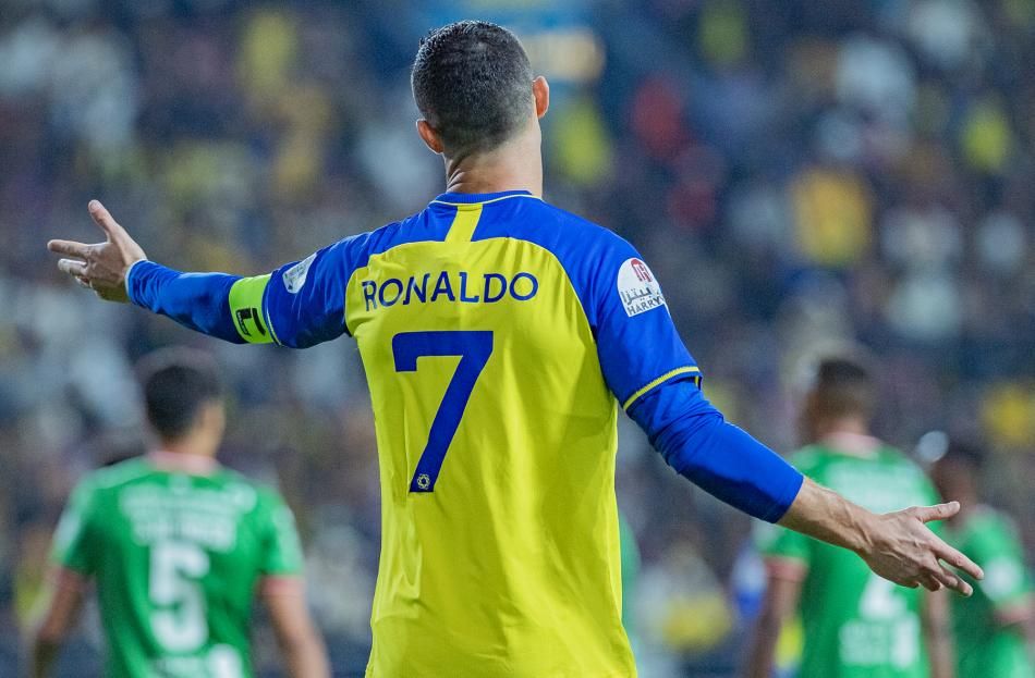 Cristiano Ronaldo'dan tarihi sözleşme! Yıllık minimum 310 milyon euro maaş, kulübün hissesi ve daha fazlası 6