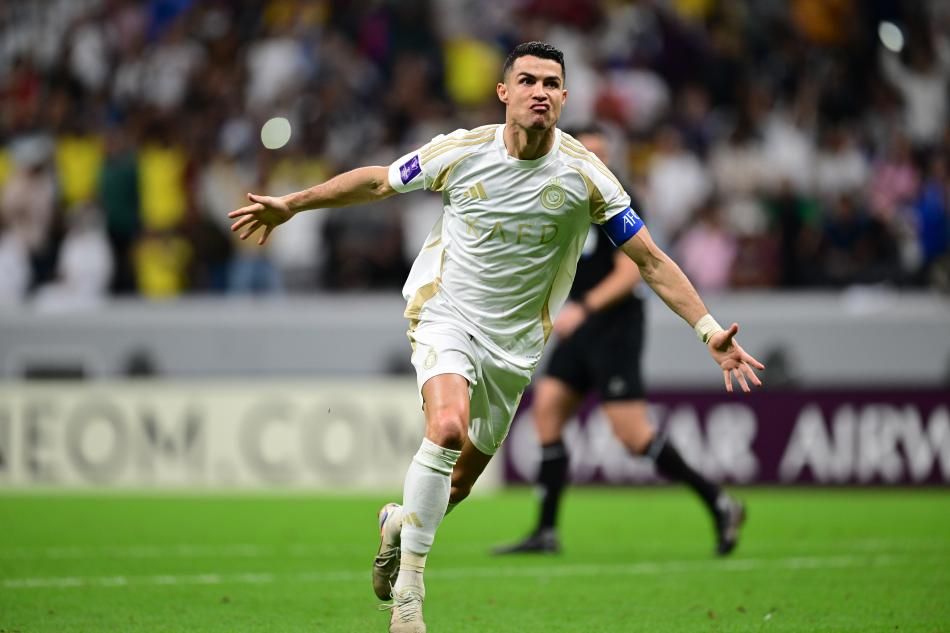Cristiano Ronaldo'dan tarihi sözleşme! Yıllık minimum 310 milyon euro maaş, kulübün hissesi ve daha fazlası 12