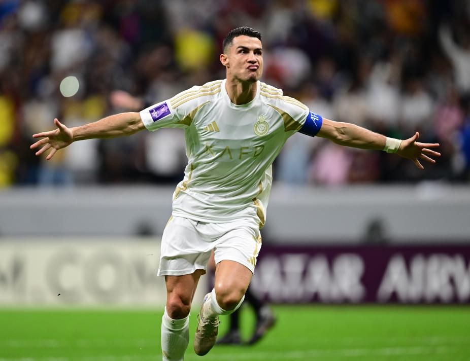 Cristiano Ronaldo'dan tarihi sözleşme! Yıllık minimum 310 milyon euro maaş, kulübün hissesi ve daha fazlası 11