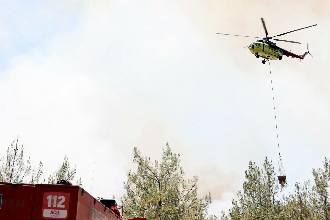 Sakarya yangını Bilecik'e sıçradı, köyler tahliye edildi! Alevlerin teslim aldığı bölgeden korkunç kareler 13