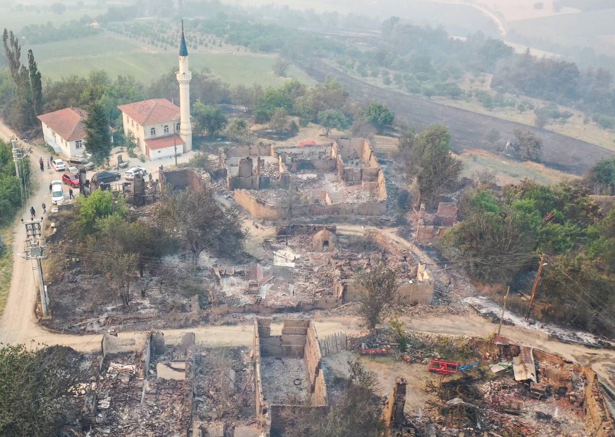 Sakarya yangını Bilecik'e sıçradı, köyler tahliye edildi! Alevlerin teslim aldığı bölgeden korkunç kareler 7