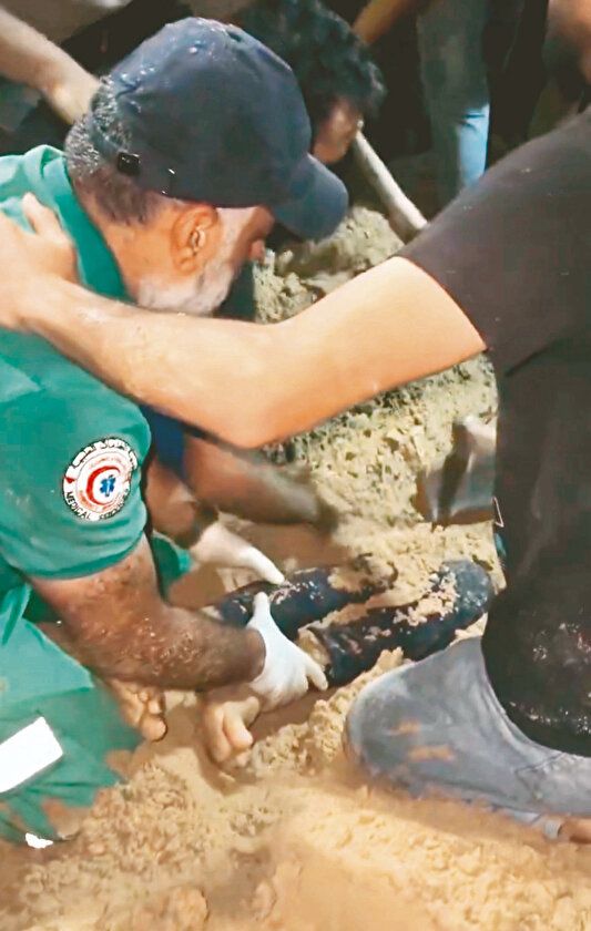 İsrail, “güvenli bölge” dediği Mevasi’de sivilleri diri diri toprağa gömdü: 5 yaşındaki Tala bile kurtarılamadı 2