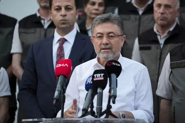İzmir alev altında! Menderes–Seferihisar hattında orman yangını büyüyor 3