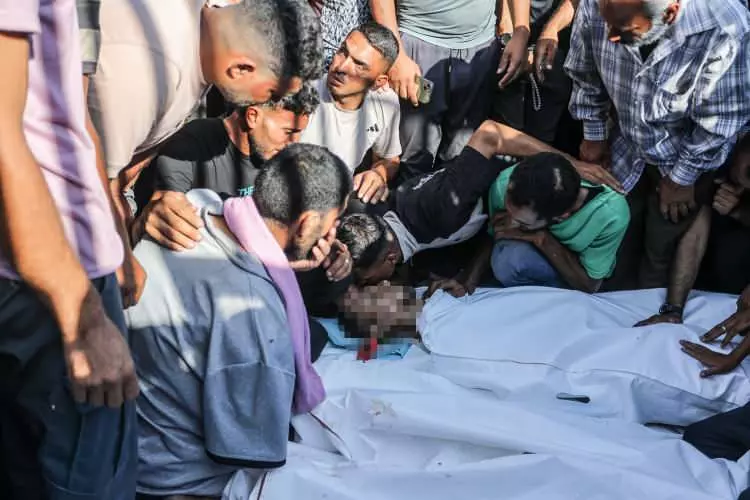 Katliam sonrası sürgün emri: Gazze'den kan donduran görüntüler! 11