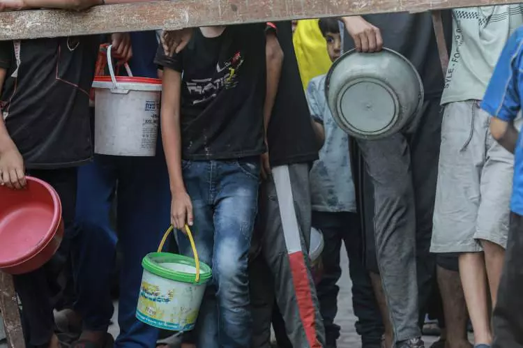 Katliam sonrası sürgün emri: Gazze'den kan donduran görüntüler! 19