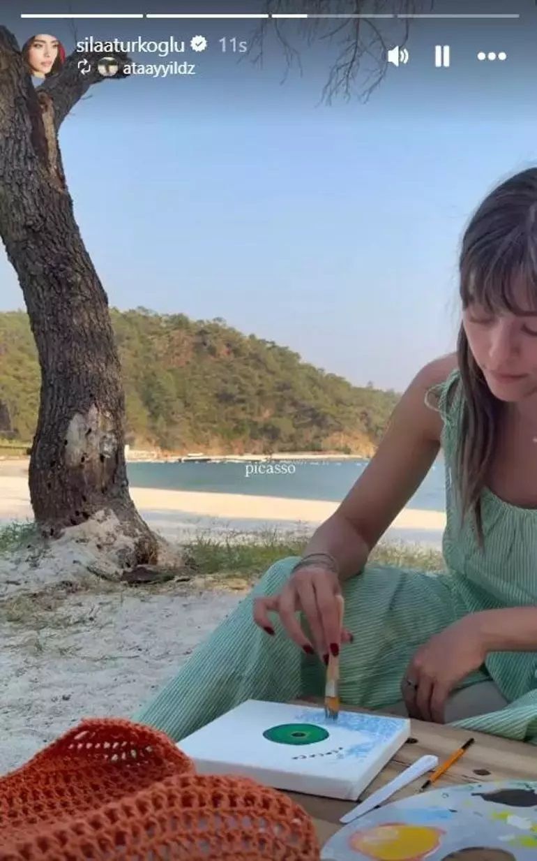 Sıla Türkoğlu ve Ata Ayyıldız, Muğla tatilinde! Ünlü oyuncu sahilde resim yaptı 3