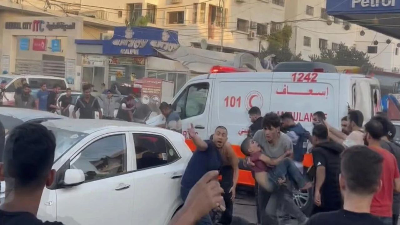 İsrail, Gazze’de yardım deposunu vurdu: Yardıma muhtaç siviller hedef alındı, en az 10 ölü 1