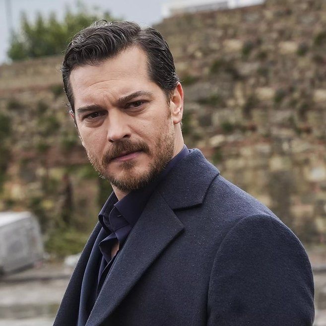 Çağatay Ulusoy, Eşref Rüya dizisi sezon finali yapar yapmaz imaj değişikliğine gitti 1