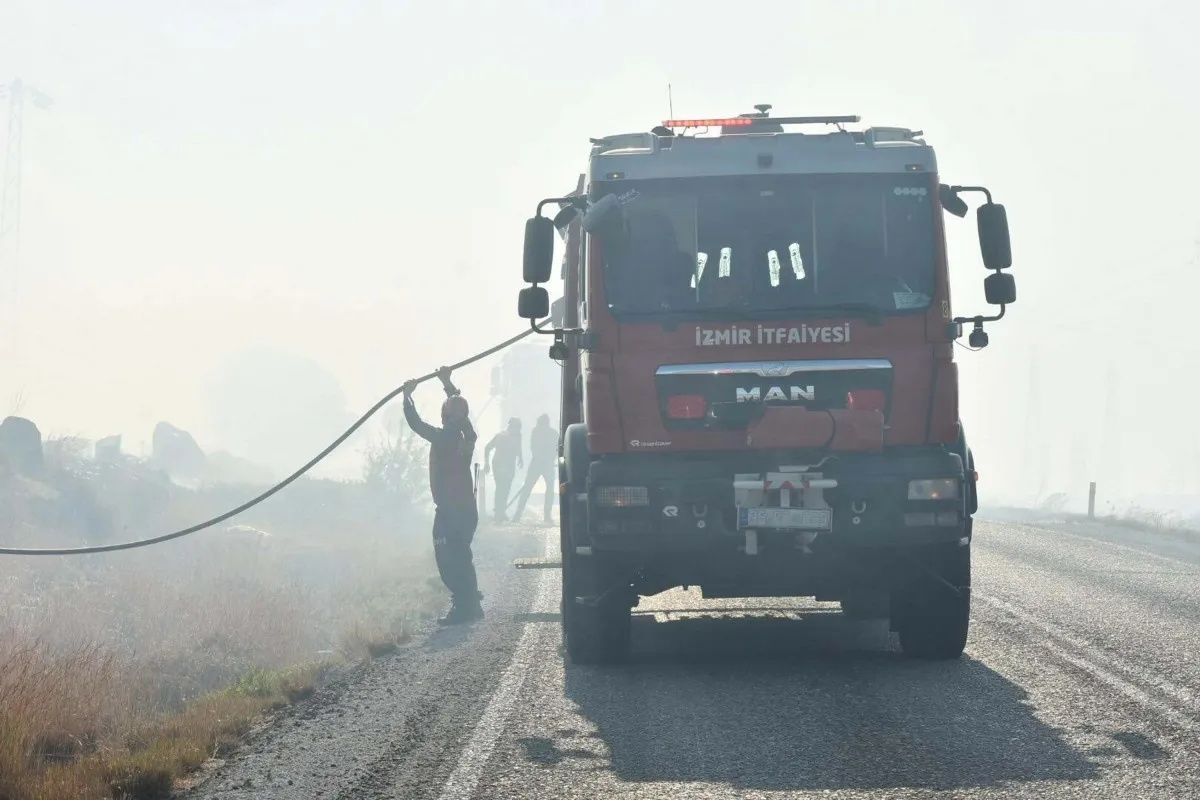 Çeşme'de yangın felaketi! Alevler villalara kadar ulaştı... Can kaybı var! Yangının sebebi elektrik hattı mı? 8