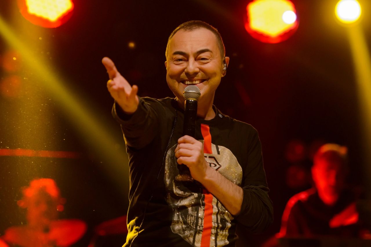 Müzikte yeni patronlar belli oldu! Cem Adrian zirvede Tarkan çekildi! İşte yıllık kazançları... 14