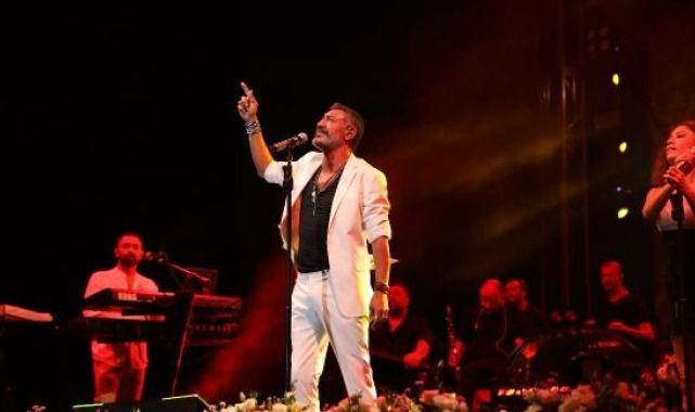 Müzikte yeni patronlar belli oldu! Cem Adrian zirvede Tarkan çekildi! İşte yıllık kazançları... 32